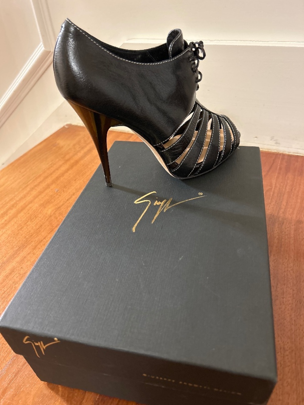 Brand New Giuseppe Zanotti Black Leather Shoes SZ 7 1/2 NWT